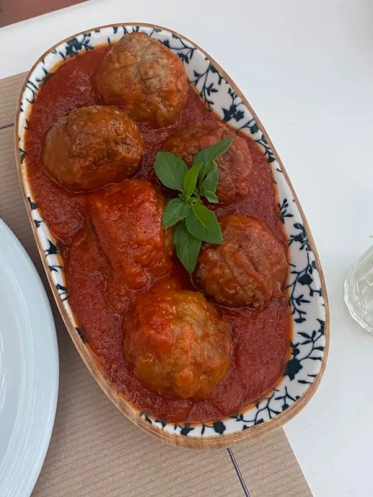 Ностальгия по советским блюдам: рыбные фрикадельки в томатном соусе