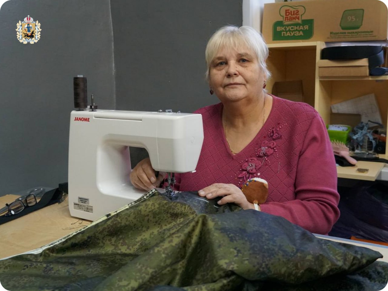 Жительница Коношского района Вера Калинина помогает бойцам на передовой