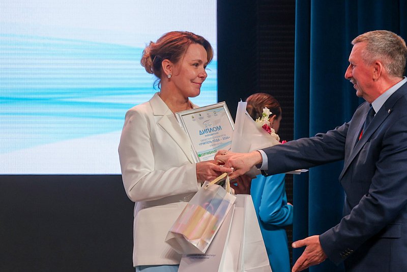 Настоящие герои - те, кто каждый день ведет за собой детей Настоящие герои - те, кто каждый день ведет за собой детей