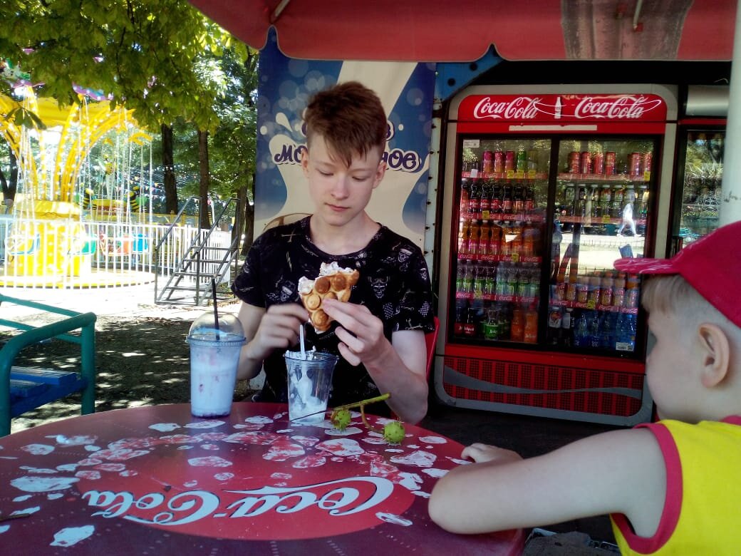 Вкусные находки кафе у моря: советы по экономии во время отпуска