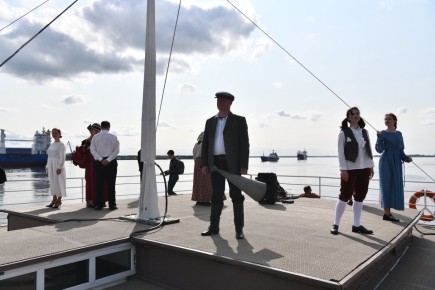 Пароход колёсник «Н. В. Гоголь» вновь станет театральной сценой!