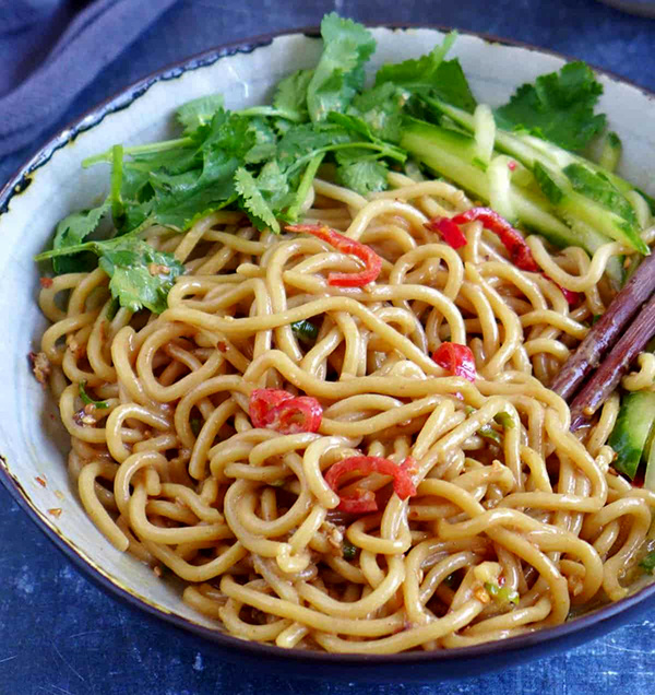 Вкусная кунжутная лапша по-китайски: быстро и просто