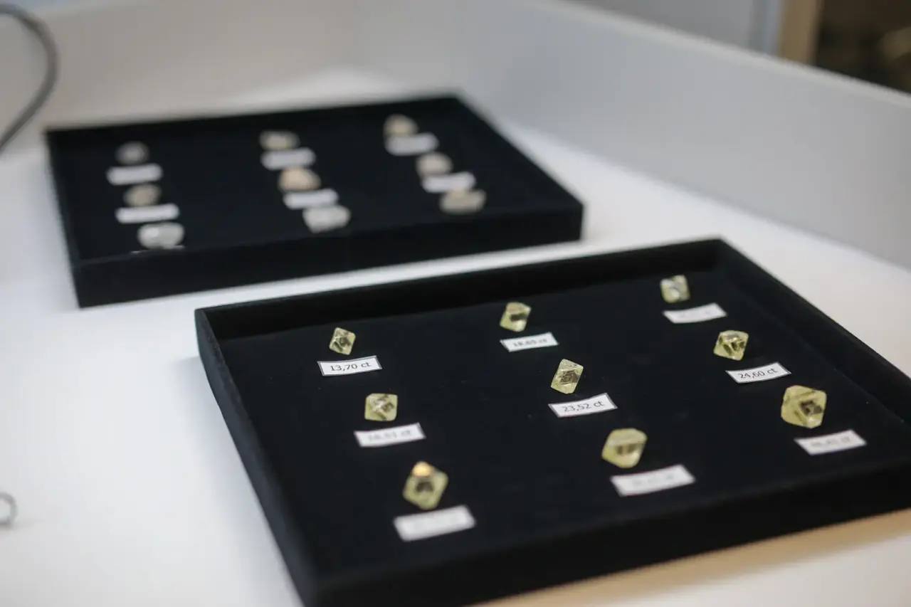 «АГД Даймондс» запустил собственный участок сортировки алмазов «АГД Даймондс» запустил собственный участок сортировки алмазов