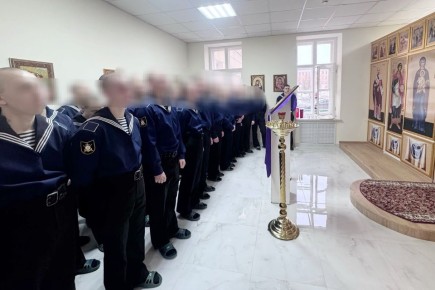 В Северодвинске организованно приняли крещение 22 матроса