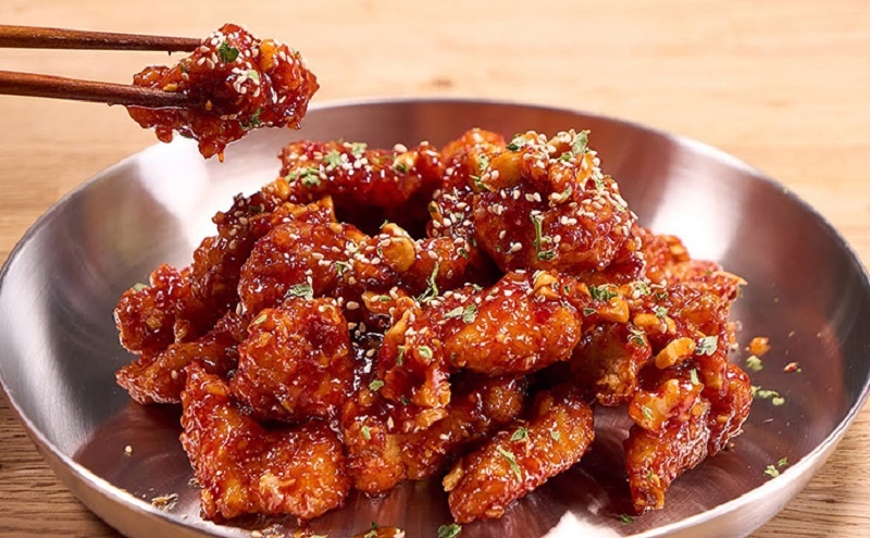 Корейская курица в сладком чили соусе: готовим шедевр дома