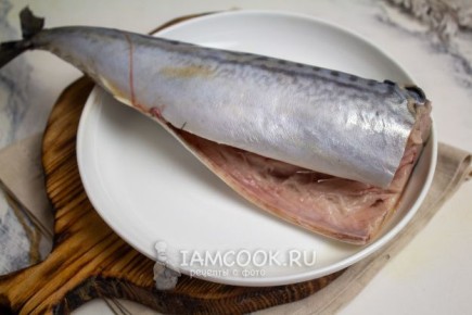 Малосольная скумбрия за ночь: готовим быстро и вкусно