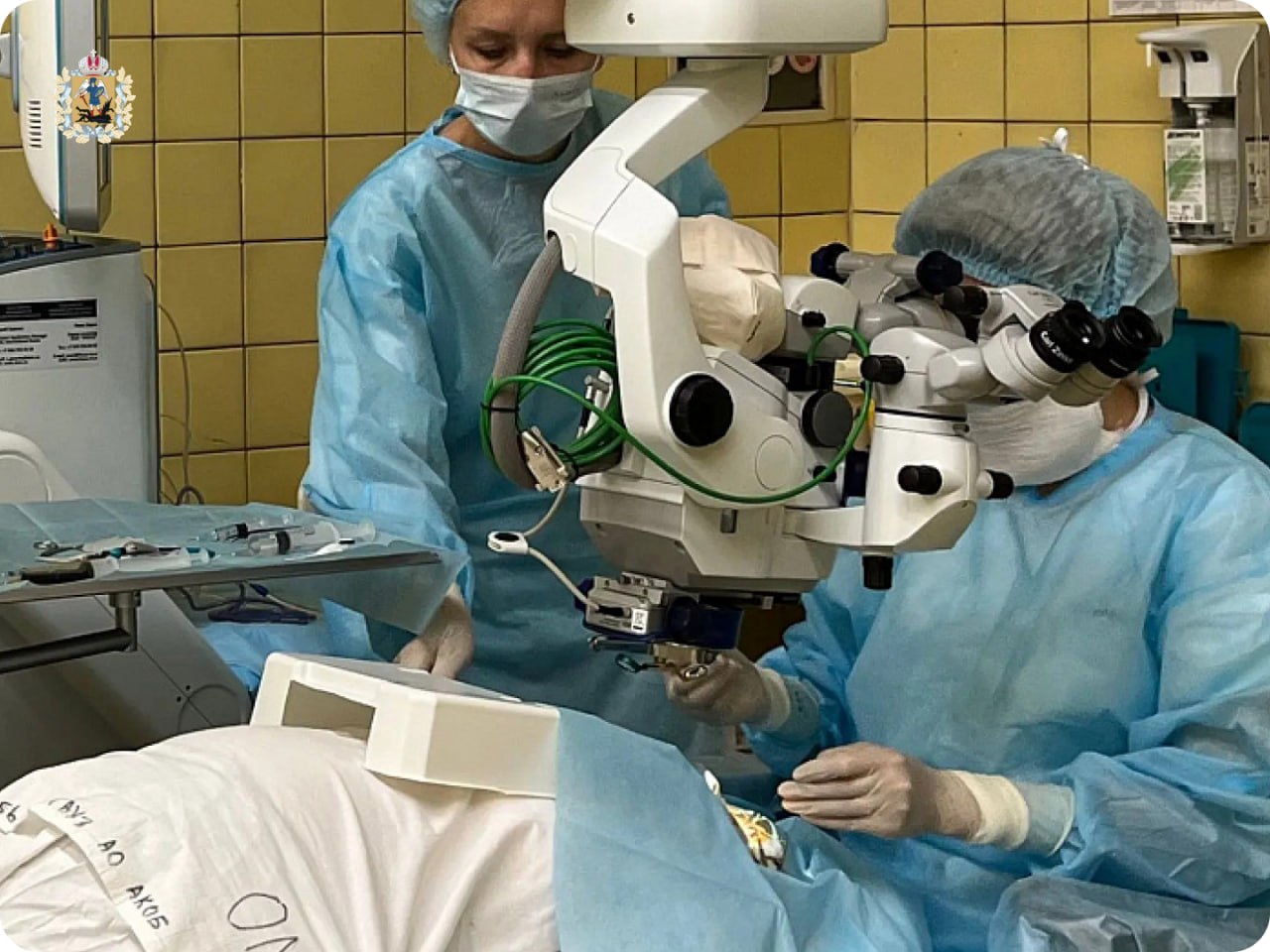 Архангельские офтальмологи вернули зрение пациенту с тяжелой травмой
