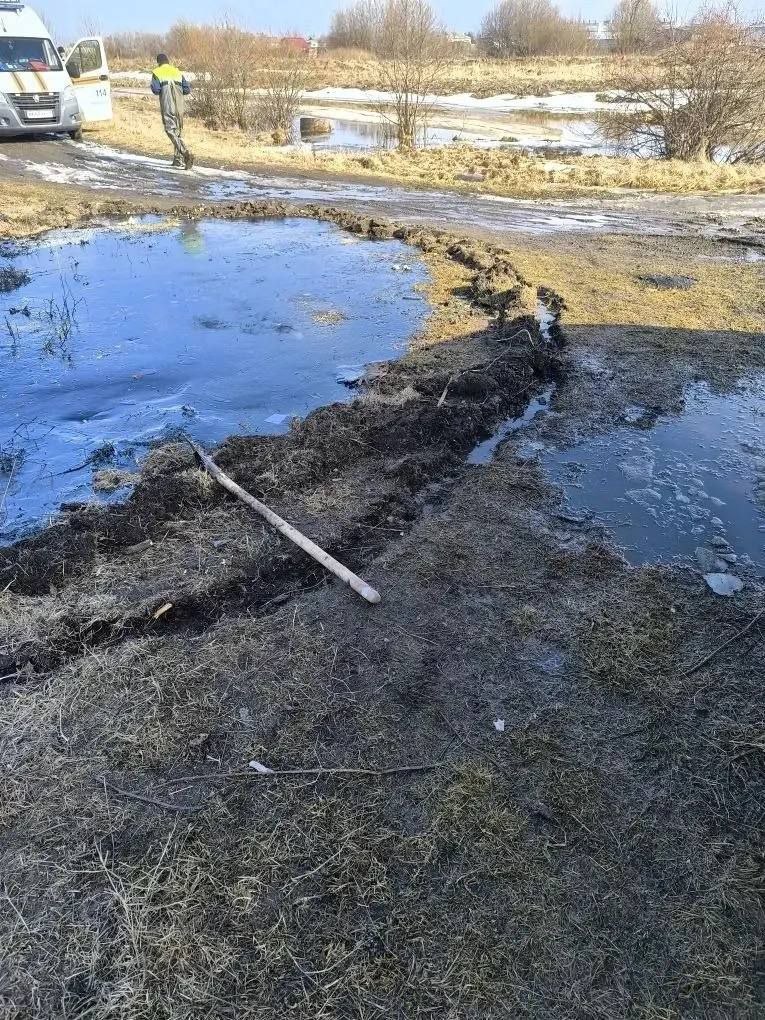 Природоохранная прокуратура начала проверку по факту разлива нефтепродуктов в Повракуле Природоохранная прокуратура начала проверку по факту разлива нефтепродуктов в Повракуле