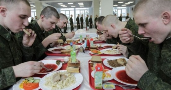 Российская армия на столе: как изменилось питание солдат за годы службы