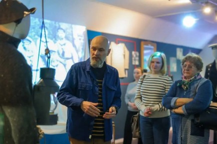 Александр Цыбульский: В Северном морском музее работает необычная и очень символичная для нашего региона выставка «Зеркало морей. Морской стиль от палубы до подиума»