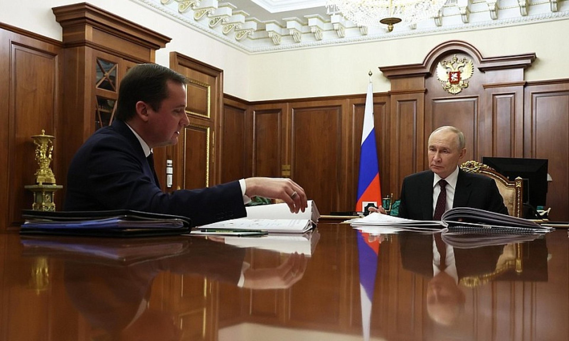 Губернатор Архангельской области Александр Цыбульский, возглавляющий комиссию Госсовета по направлению «Международная кооперация и экспорт», доложил президенту России Владимиру Путину о промежуточных результатах работы в...