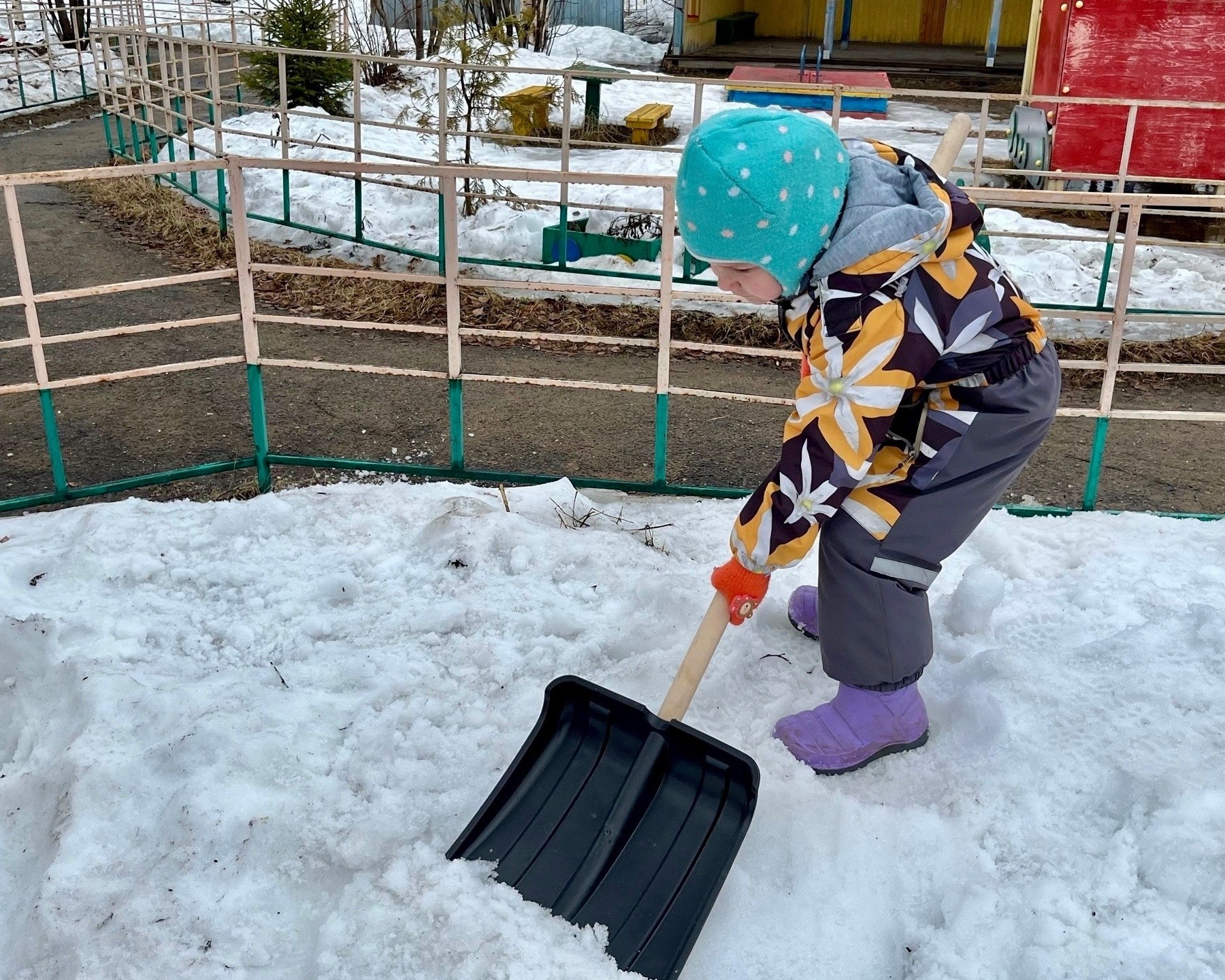 В образовательных учреждениях Архангельска начались субботники! В образовательных учреждениях Архангельска начались субботники!