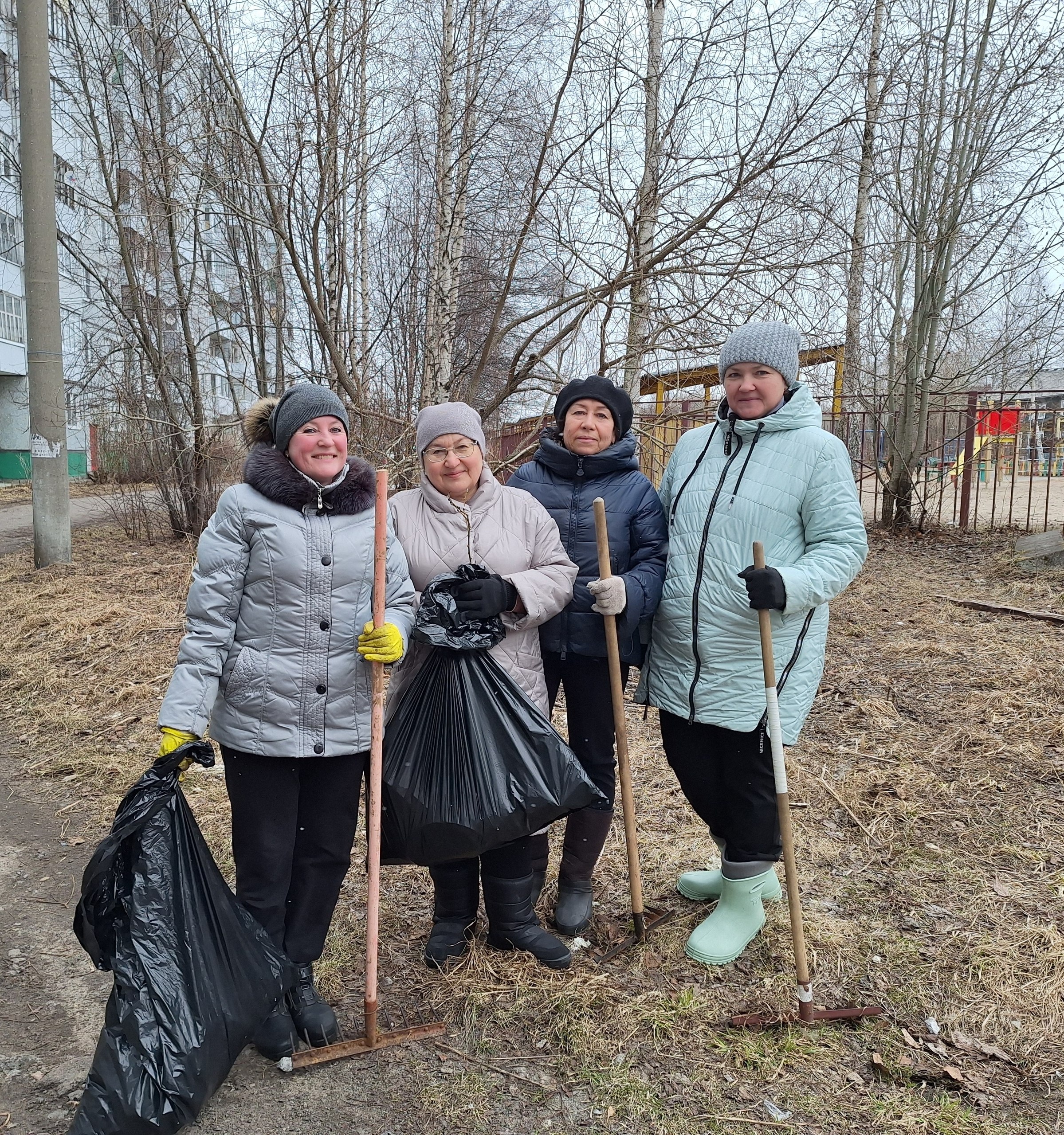 В образовательных учреждениях Архангельска начались субботники! В образовательных учреждениях Архангельска начались субботники!