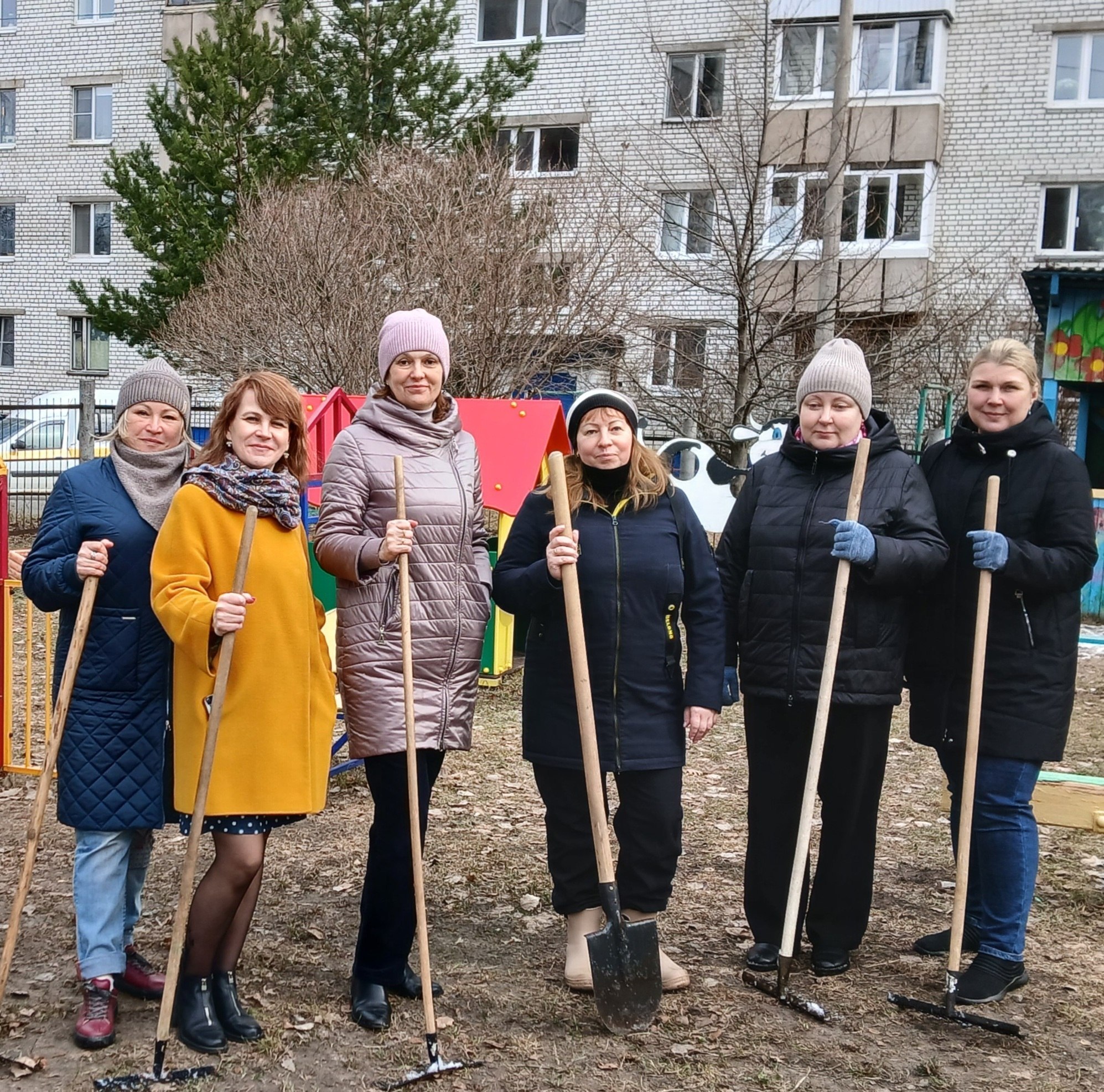 В образовательных учреждениях Архангельска начались субботники! В образовательных учреждениях Архангельска начались субботники!