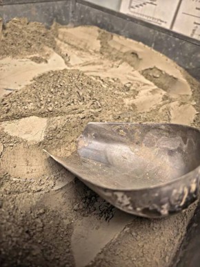 Александр Цыбульский: В Архангельской области продолжаются разработки новых технологий – на Северодвинском заводе строительных материалов приступили к испытаниям добавки для бетона на основе сапонита