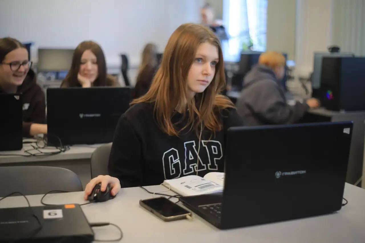 Александр Цыбульский: Новодвинский индустриальный техникум возобновил образовательный процесс после капитального ремонта, который выполняли в рамках национального проекта «Молодёжь и дети», регионального проекта... Александр Цыбульский: Новодвинский индустриальный техникум возобновил образовательный процесс после капитального ремонта, который выполняли в рамках национального проекта «Молодёжь и дети», регионального проекта...