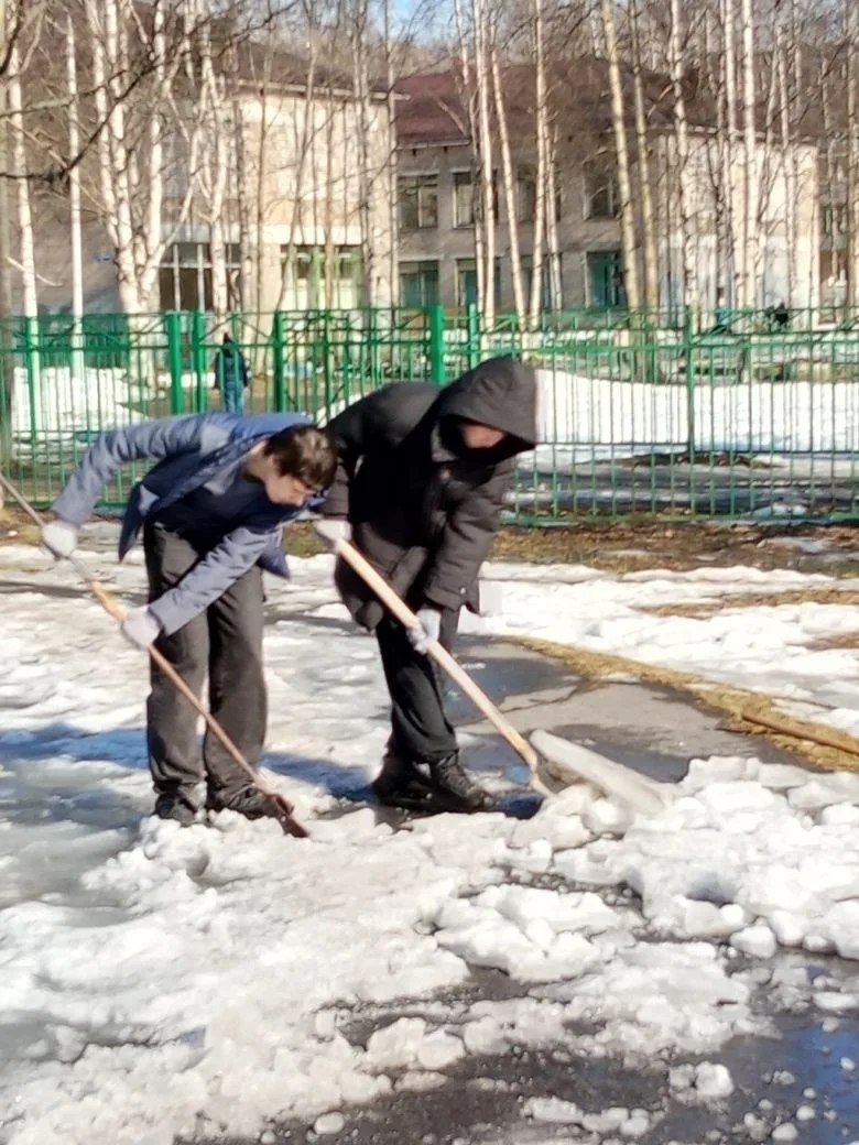 В школах города стартовали весенние субботники! В школах города стартовали весенние субботники!