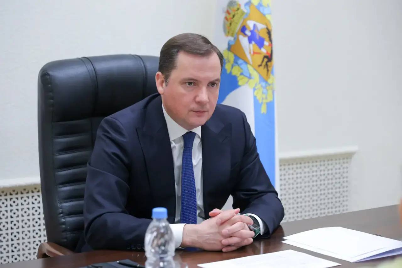 Александр Цыбульский: К каждому приему жителей стараюсь готовиться основательно, поскольку такие встречи с глазу на глаз позволяют напрямую с людьми обсудить реальные проблемы на местах и оперативно найти пути их решения Александр Цыбульский: К каждому приему жителей стараюсь готовиться основательно, поскольку такие встречи с глазу на глаз позволяют напрямую с людьми обсудить реальные проблемы на местах и оперативно найти пути их решения