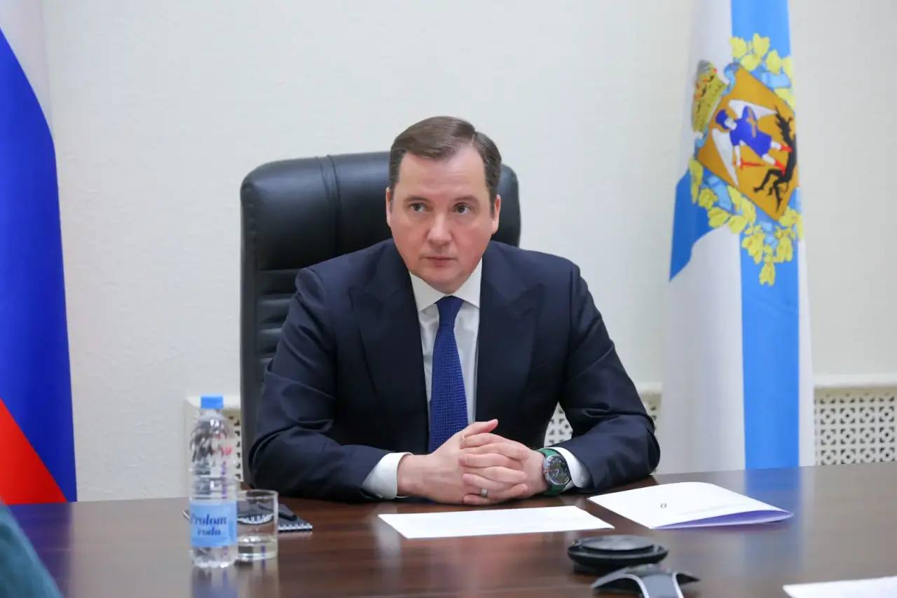 Александр Цыбульский: К каждому приему жителей стараюсь готовиться основательно, поскольку такие встречи с глазу на глаз позволяют напрямую с людьми обсудить реальные проблемы на местах и оперативно найти пути их решения Александр Цыбульский: К каждому приему жителей стараюсь готовиться основательно, поскольку такие встречи с глазу на глаз позволяют напрямую с людьми обсудить реальные проблемы на местах и оперативно найти пути их решения