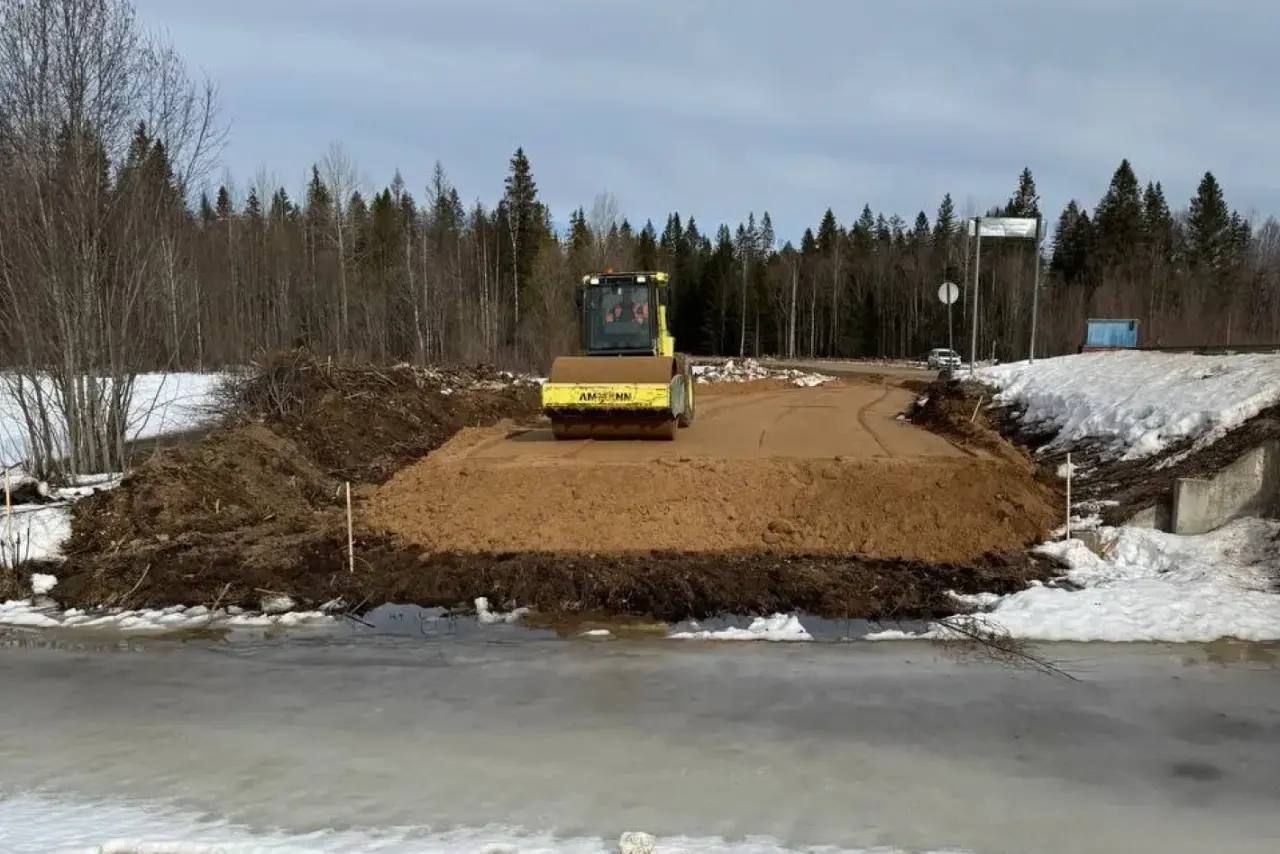 Александр Цыбульский: В Коношском районе продолжаем обновление автодороги Коноша – Вожега Александр Цыбульский: В Коношском районе продолжаем обновление автодороги Коноша – Вожега