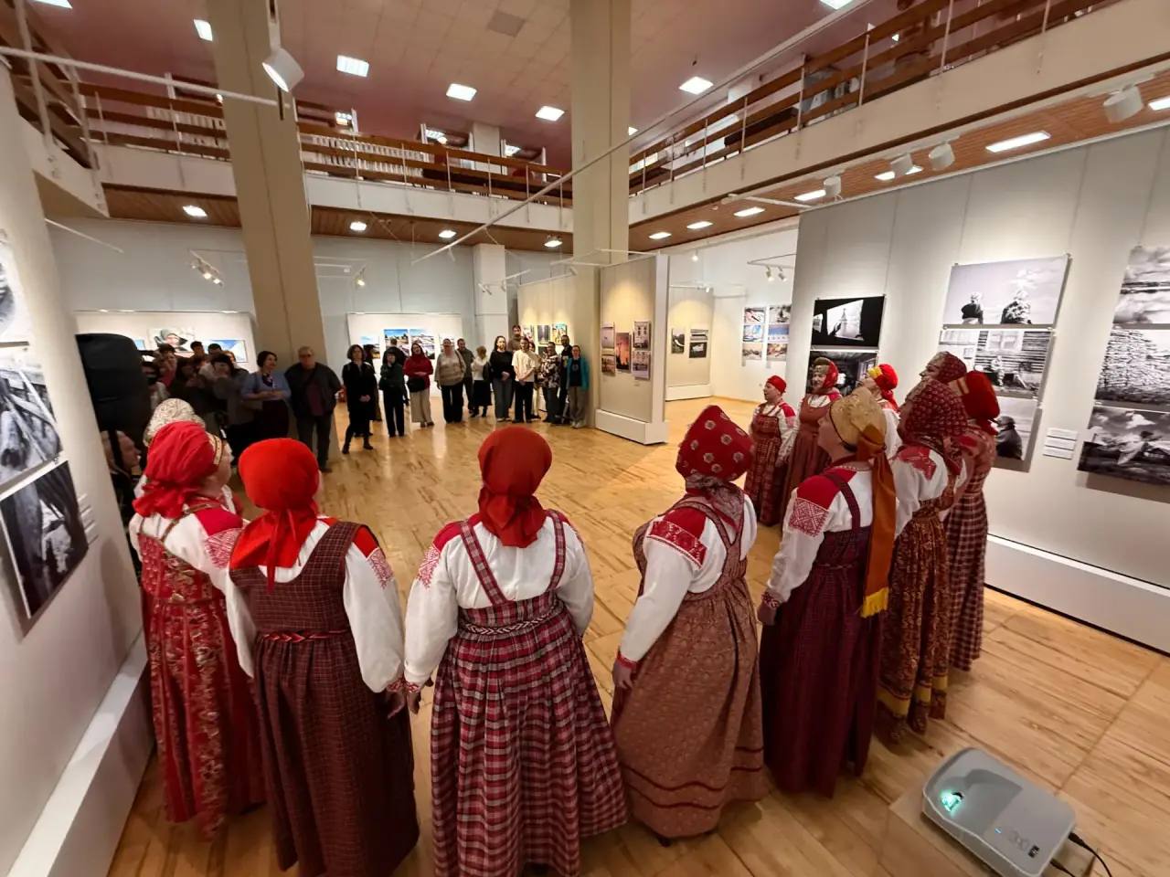 Александр Цыбульский: В Архангельске начал работу выставочный проект «С Севера мы», приуроченный к Году культуры Русского Севера, который в этом году объявлен в регионе Александр Цыбульский: В Архангельске начал работу выставочный проект «С Севера мы», приуроченный к Году культуры Русского Севера, который в этом году объявлен в регионе