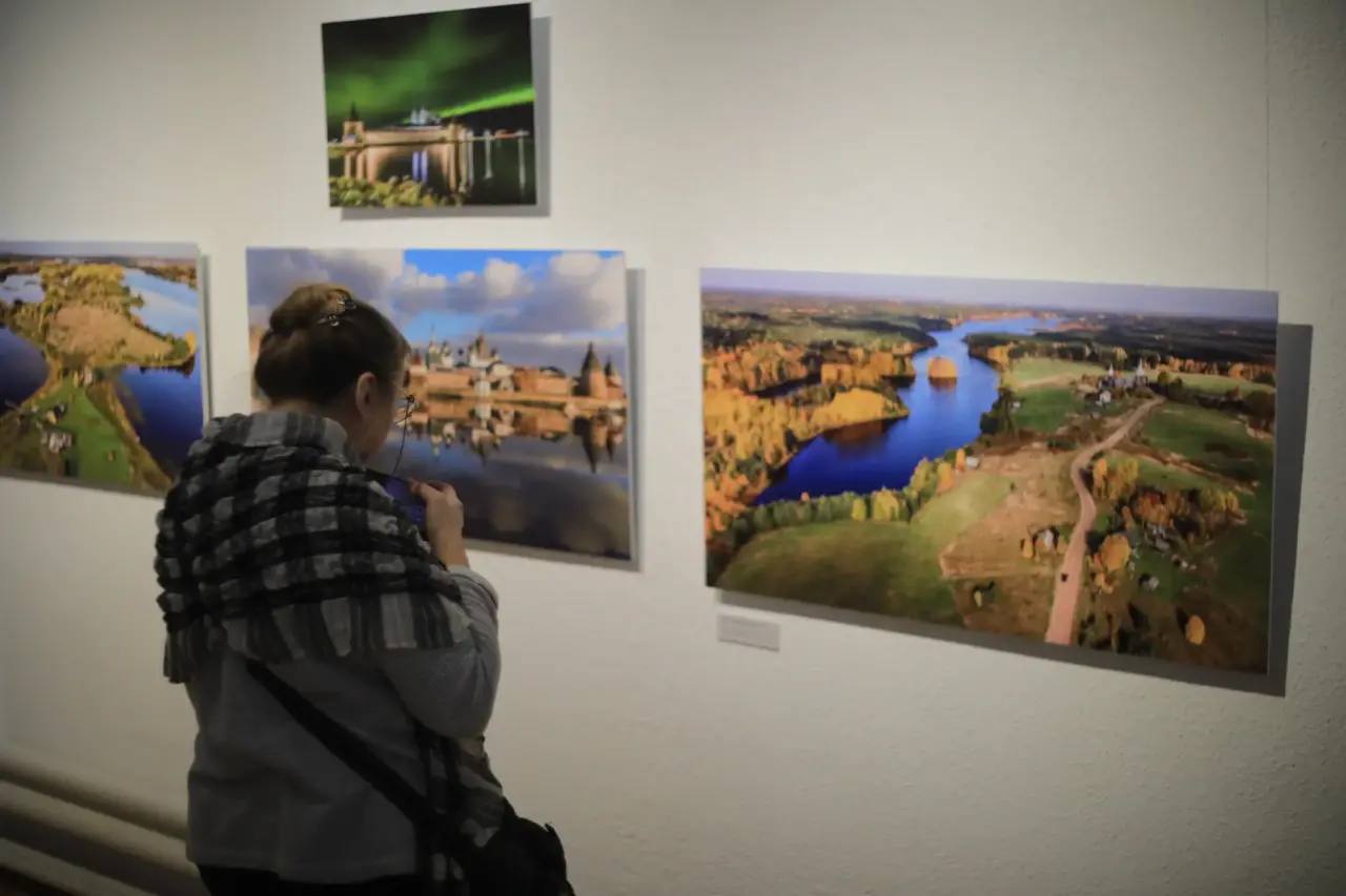 Александр Цыбульский: В Архангельске начал работу выставочный проект «С Севера мы», приуроченный к Году культуры Русского Севера, который в этом году объявлен в регионе Александр Цыбульский: В Архангельске начал работу выставочный проект «С Севера мы», приуроченный к Году культуры Русского Севера, который в этом году объявлен в регионе