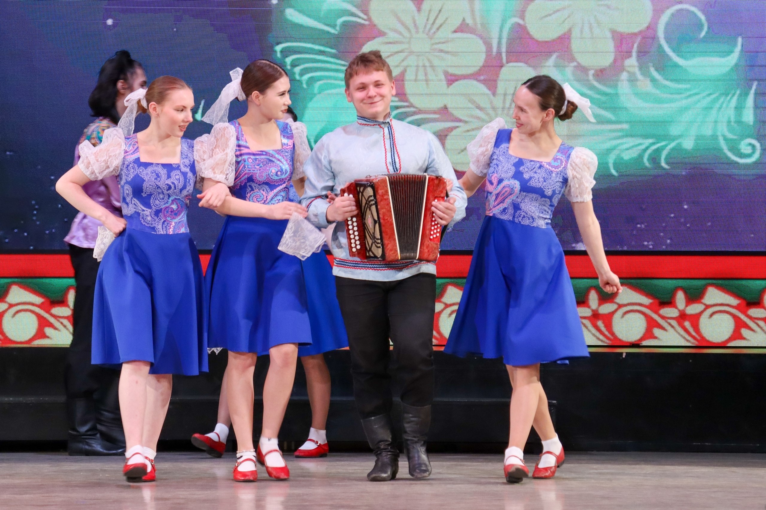 В культурном центре «Соломбала-Арт» состоялся творческий концерт-презентация «Зажигая звёзды»! В культурном центре «Соломбала-Арт» состоялся творческий концерт-презентация «Зажигая звёзды»!