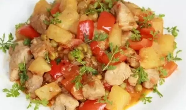 Кулинарный шедевр: Мясо с ананасами в кисло-сладком соусе