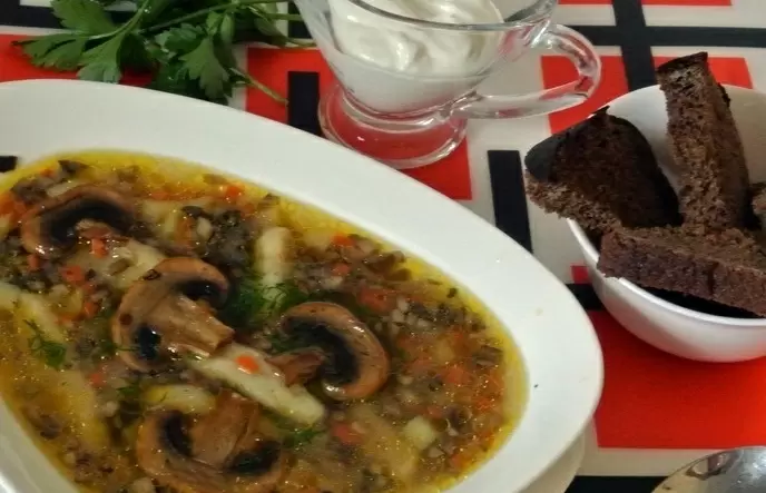 Грибной суп с клёцками: уютное блюдо для домоседов