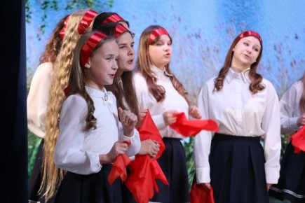 В культурном центре «Соломбала-Арт» состоялся творческий концерт-презентация «Зажигая звёзды»!