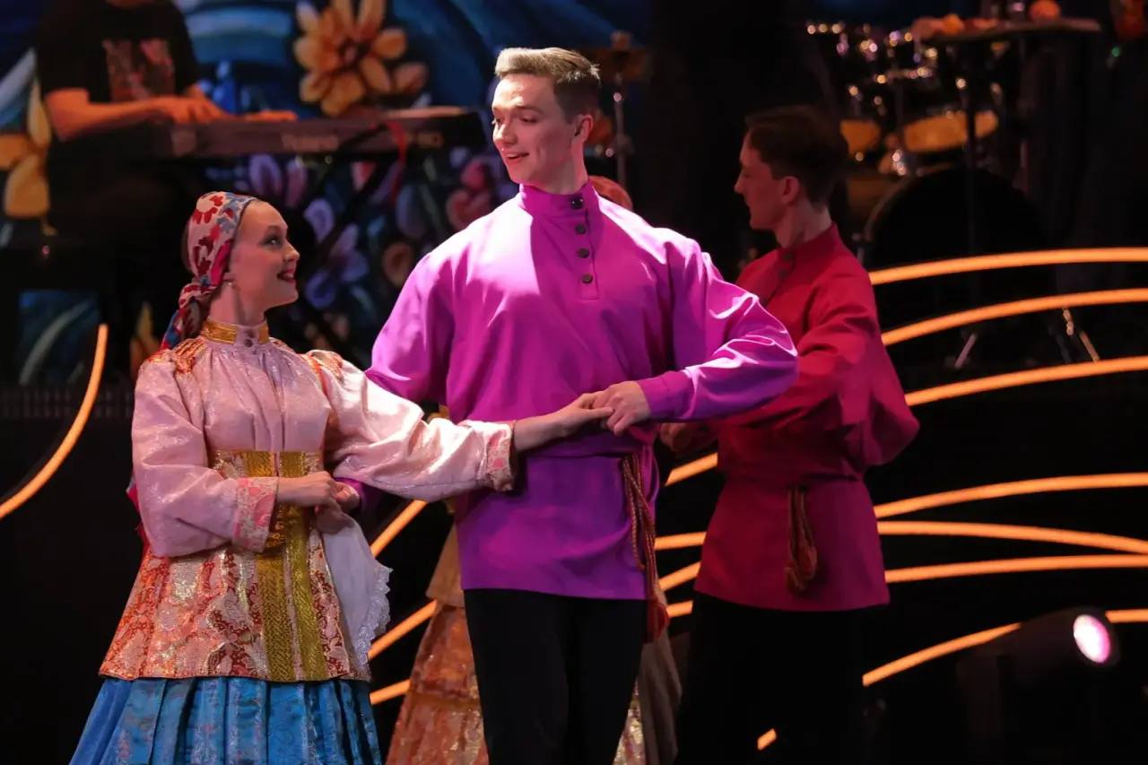 Александр Цыбульский: Сегодня в Кремлевском Дворце в Москве прозвучала «Песнь Русского Севера»: Государственный академический Северный русский народный хор выступил с большим концертом, посвященным 100-летию коллектива Александр Цыбульский: Сегодня в Кремлевском Дворце в Москве прозвучала «Песнь Русского Севера»: Государственный академический Северный русский народный хор выступил с большим концертом, посвященным 100-летию коллектива