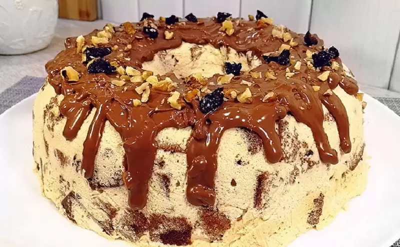 Шоколадный торт с карамельным кремом: просто и вкусно для праздника