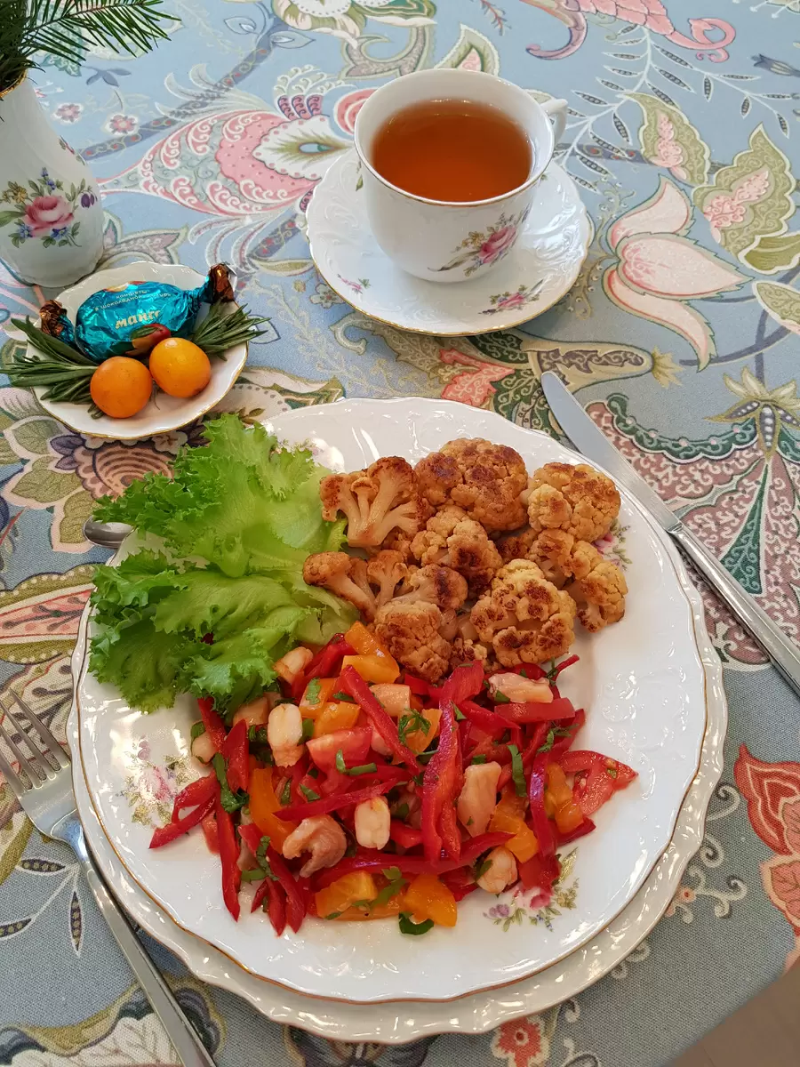 Ужин за миг: цветная капуста с морепродуктами как праздничная нотка