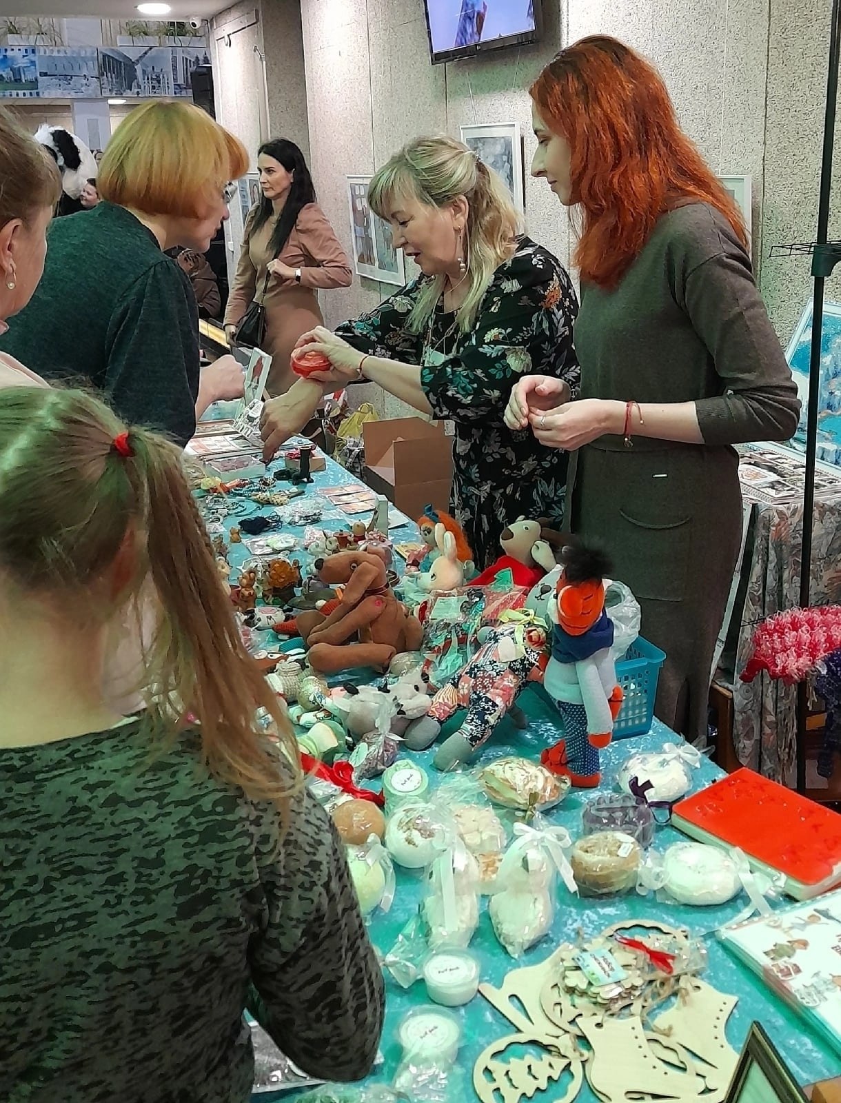 Получить удовольствие, сделать доброе дело, показать детям на деле, что такое помощь - просто! Посетите благотворительный концерт в помощь приюту "Четыре лапы" вместе с детьми! Получить удовольствие, сделать доброе дело, показать детям на деле, что такое помощь - просто! Посетите благотворительный концерт в помощь приюту "Четыре лапы" вместе с детьми!