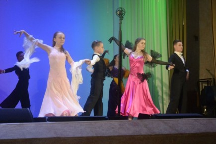 Получить удовольствие, сделать доброе дело, показать детям на деле, что такое помощь - просто! Посетите благотворительный концерт в помощь приюту "Четыре лапы" вместе с детьми!