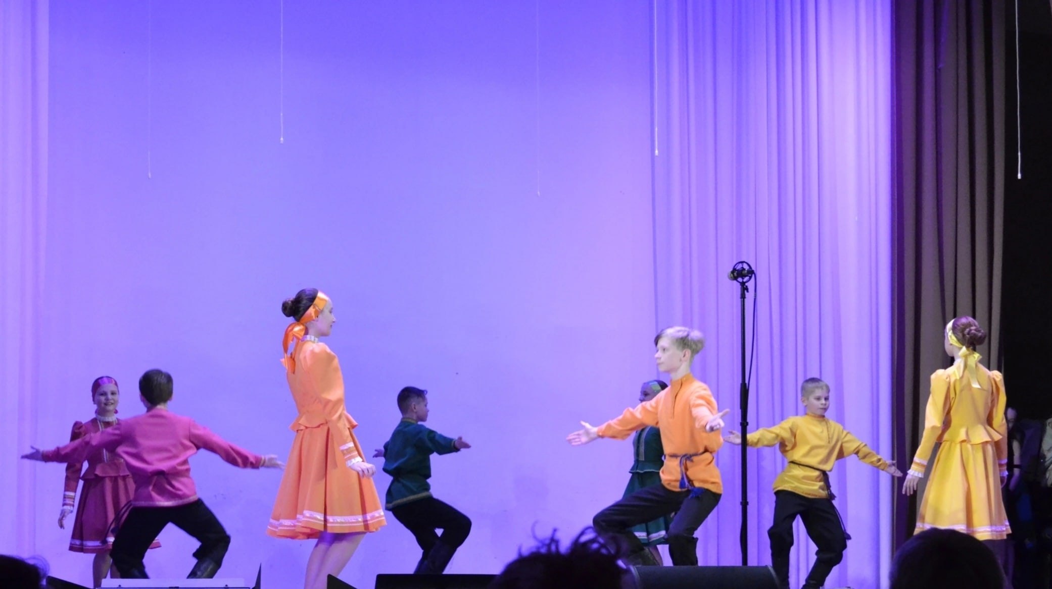 Получить удовольствие, сделать доброе дело, показать детям на деле, что такое помощь - просто! Посетите благотворительный концерт в помощь приюту "Четыре лапы" вместе с детьми! Получить удовольствие, сделать доброе дело, показать детям на деле, что такое помощь - просто! Посетите благотворительный концерт в помощь приюту "Четыре лапы" вместе с детьми!