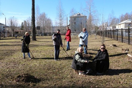 Как в старые добрые советские времена! С космическим размахом прошёл в Мирном общегородской субботник