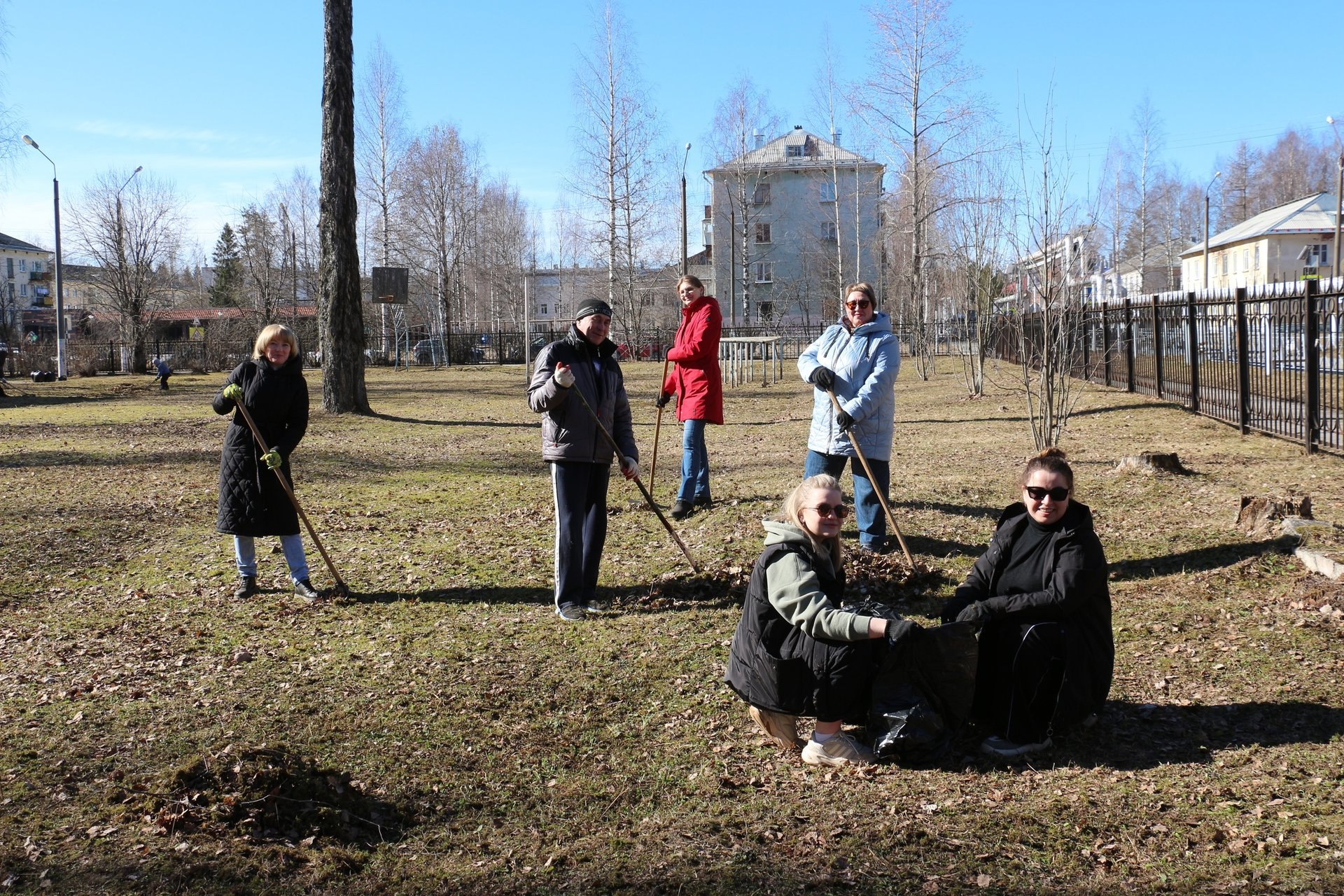 Как в старые добрые советские времена! С космическим размахом прошёл в Мирном общегородской субботник