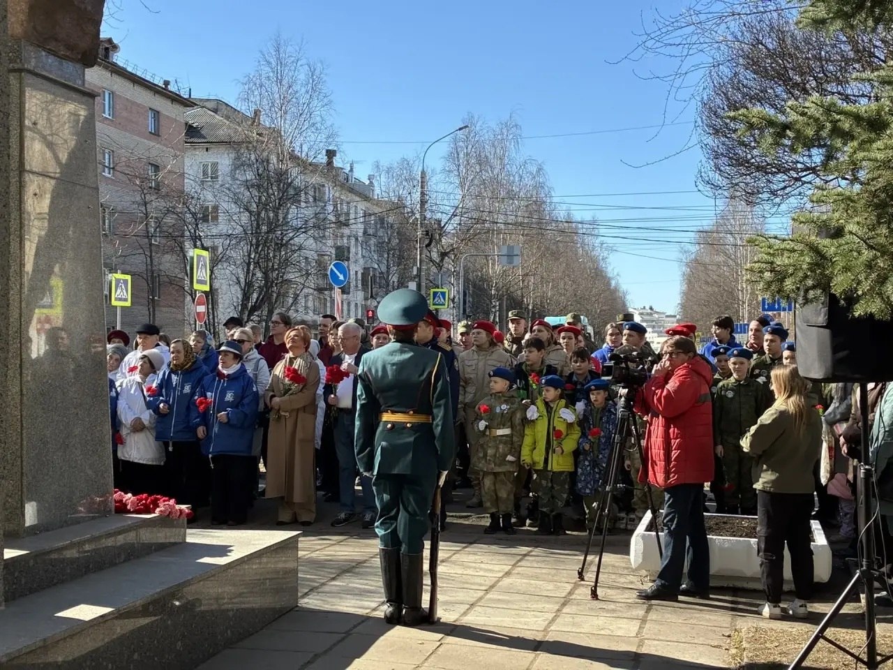 В День космонавтики состоялась акция, посвящённая первому полёту человека в космос В День космонавтики состоялась акция, посвящённая первому полёту человека в космос