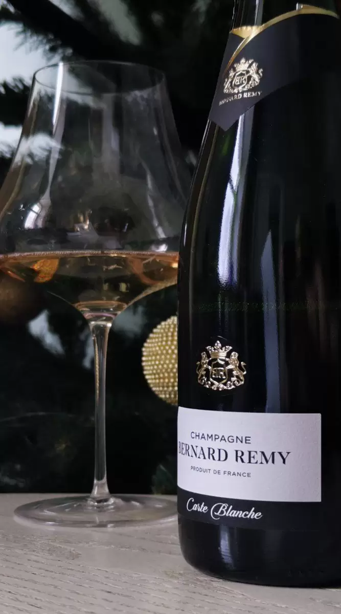 Шампанское Bernard Remy Carte Blanche Brut: Классика с добрым вкусом
