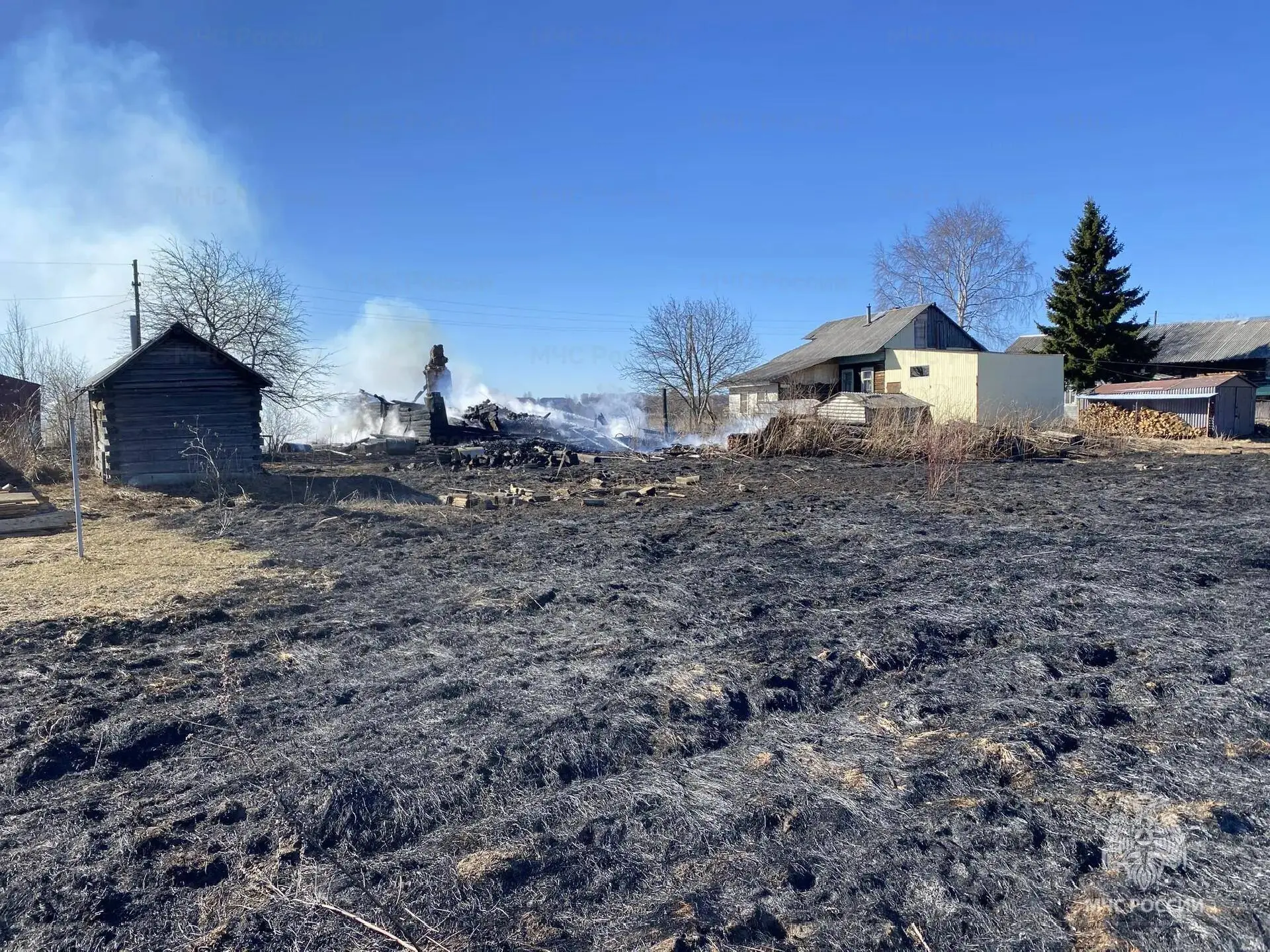 15 пожаров сухой травы за выходные!