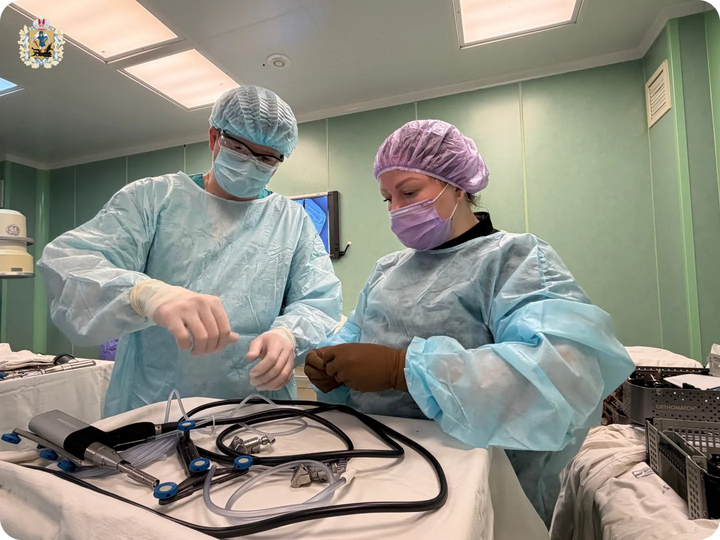 Травматологи Северного медицинского центра имени Н.А. Семашко первые в регионе выполнили операции по эндопротезированию коленного сустава с помощью робота Травматологи Северного медицинского центра имени Н.А. Семашко первые в регионе выполнили операции по эндопротезированию коленного сустава с помощью робота
