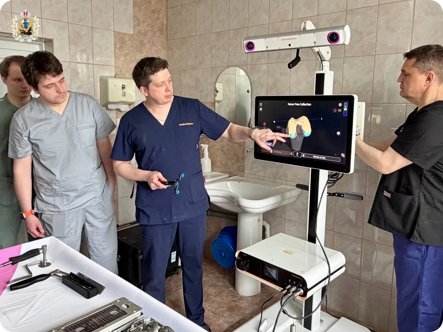 Травматологи Северного медицинского центра имени Н.А. Семашко первые в регионе выполнили операции по эндопротезированию коленного сустава с помощью робота Травматологи Северного медицинского центра имени Н.А. Семашко первые в регионе выполнили операции по эндопротезированию коленного сустава с помощью робота