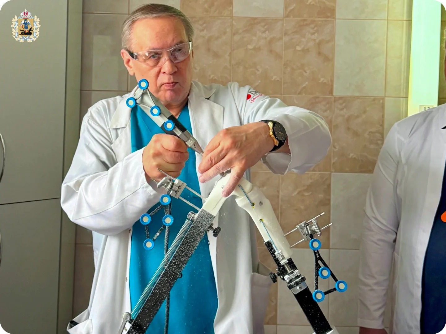 Травматологи Северного медицинского центра имени Н.А. Семашко первые в регионе выполнили операции по эндопротезированию коленного сустава с помощью робота Травматологи Северного медицинского центра имени Н.А. Семашко первые в регионе выполнили операции по эндопротезированию коленного сустава с помощью робота