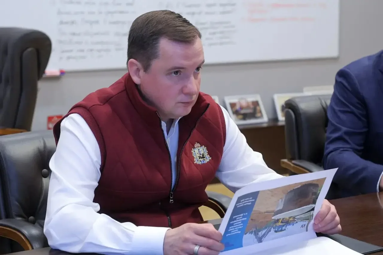 Александр Цыбульский: Предметно обсудили текущий вектор развития муниципалитета и реализацию президентских национальных проектов с главой Верхнетоемского округа Сергеем Гуцало Александр Цыбульский: Предметно обсудили текущий вектор развития муниципалитета и реализацию президентских национальных проектов с главой Верхнетоемского округа Сергеем Гуцало