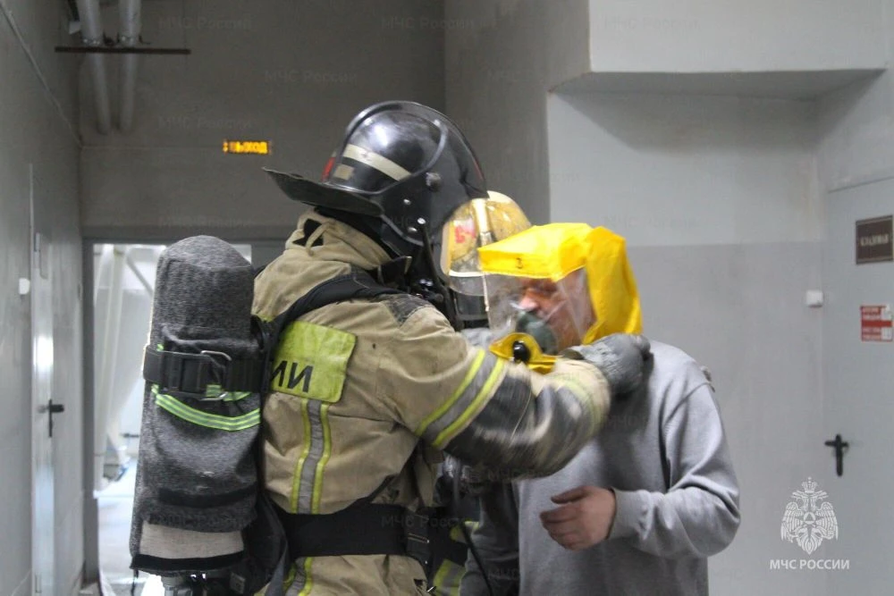 В Архангельске прошли пожарно-тактические учения на хлебозаводе №4 В Архангельске прошли пожарно-тактические учения на хлебозаводе №4