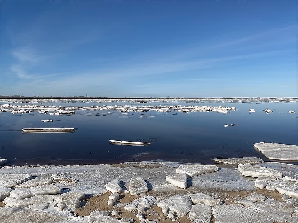 Порт Архангельск полностью очистится ото льда 17 апреля