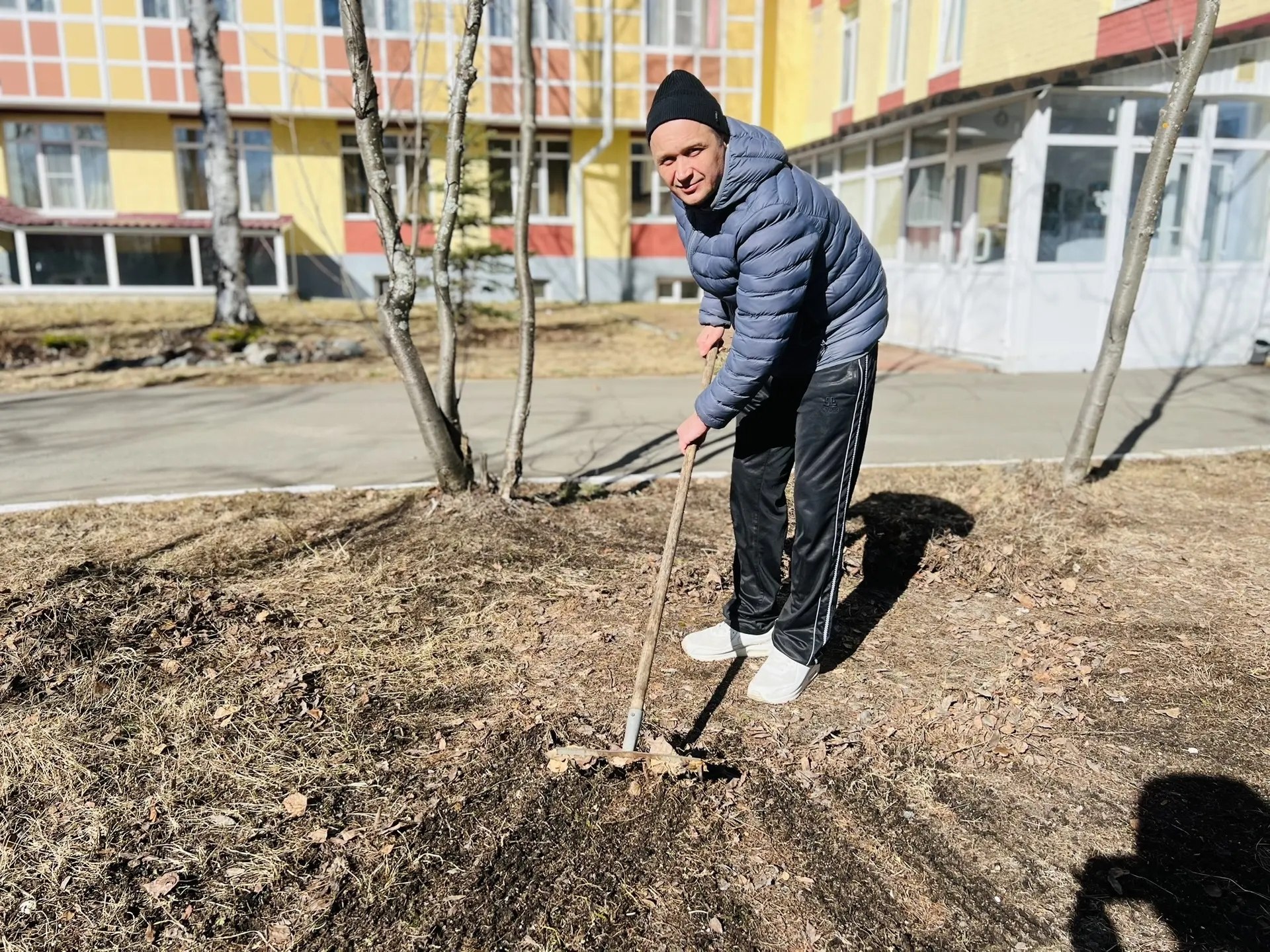 Субботник - это не только возможность сделать территорию чище, но и сплотить коллектив! Субботник - это не только возможность сделать территорию чище, но и сплотить коллектив!