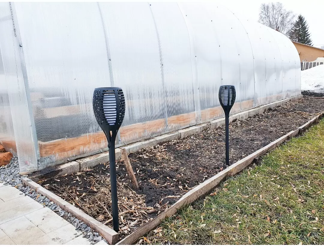 Оригинальные уличные светильники: как сделать сад красивым даже ночью