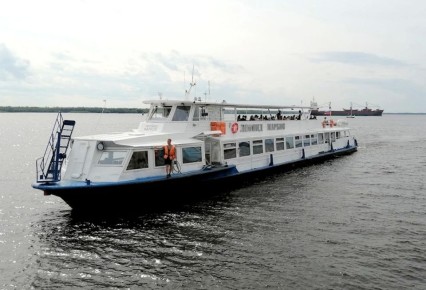 В Архангельске на линии выходят теплоходы!